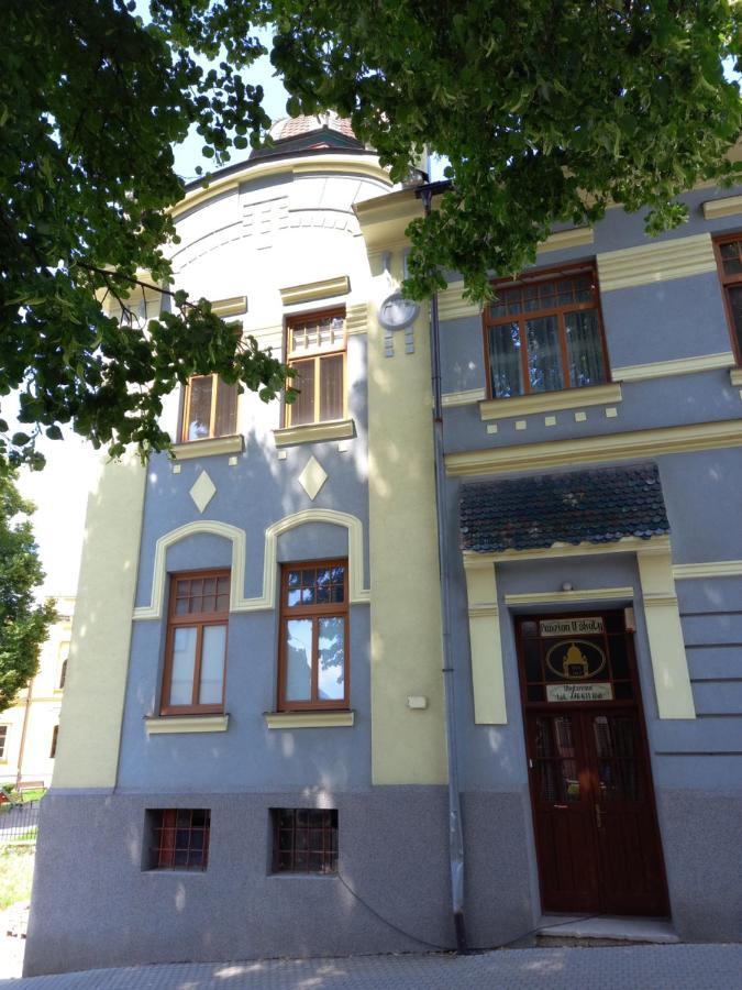 Penzion U Skoly Staré Město Dış mekan fotoğraf